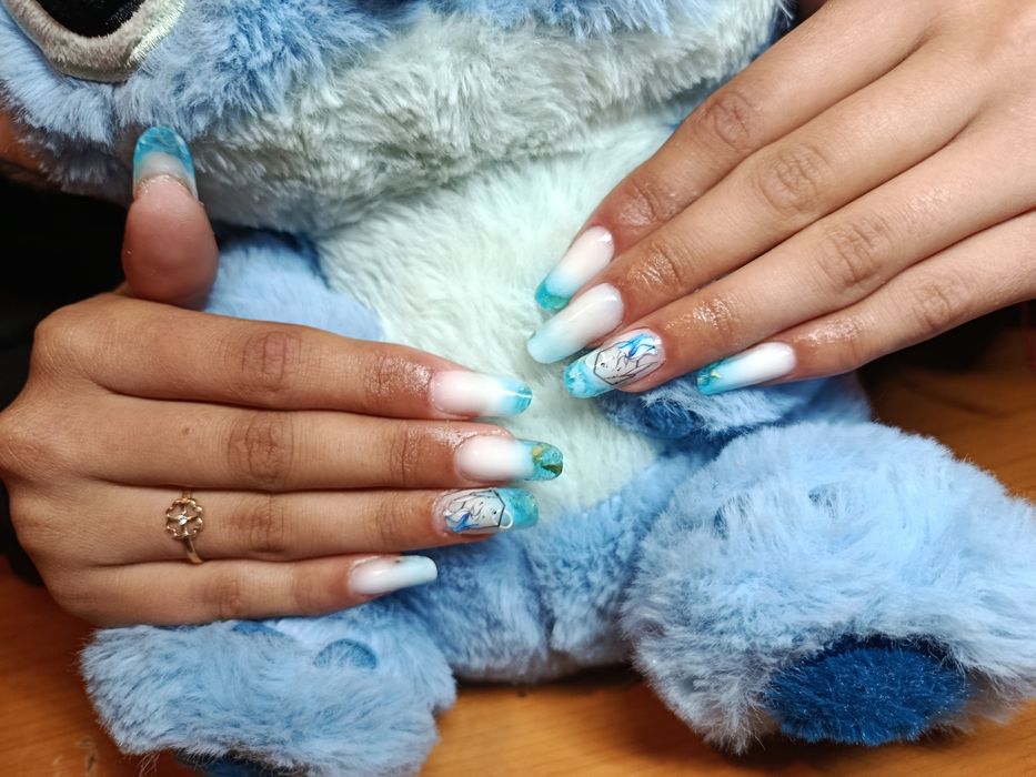 Mani, pedi, gene zmoc, pensat, coafat și make-up