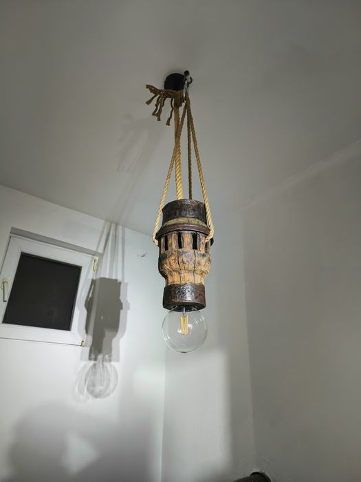 Corpuri de iluminat roata veche car rustic scara stejar