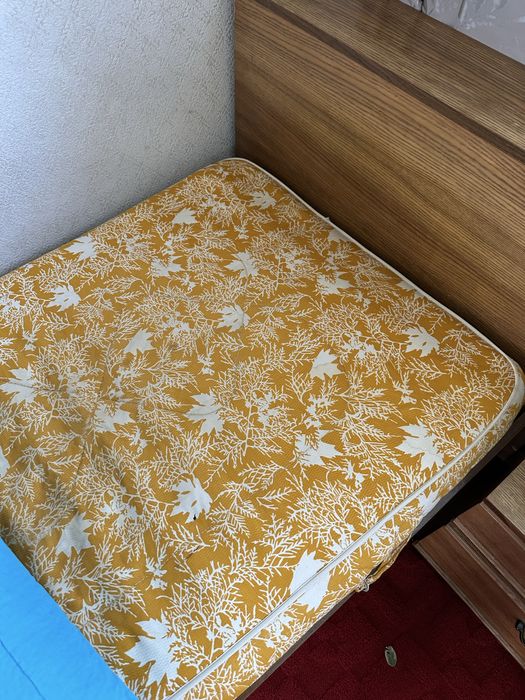 Продам кровать + матрас + тумбочка