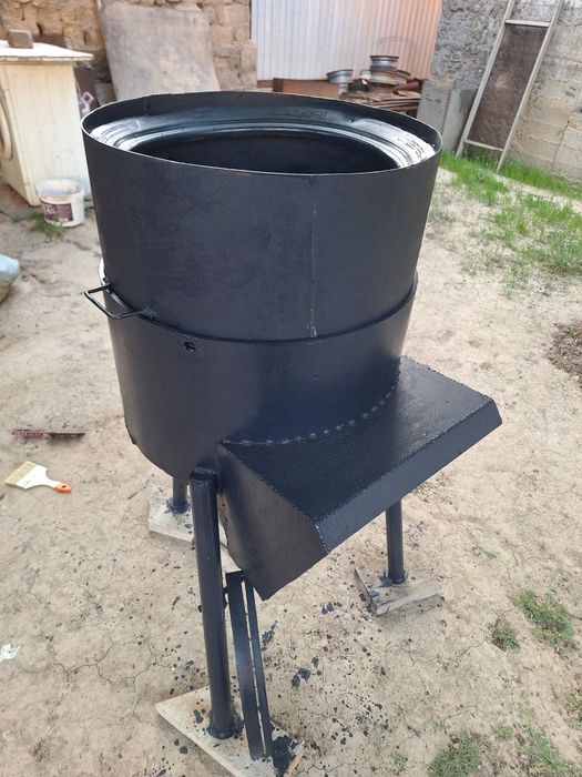 Дробилка зерна  . Жем шөп майдалайды