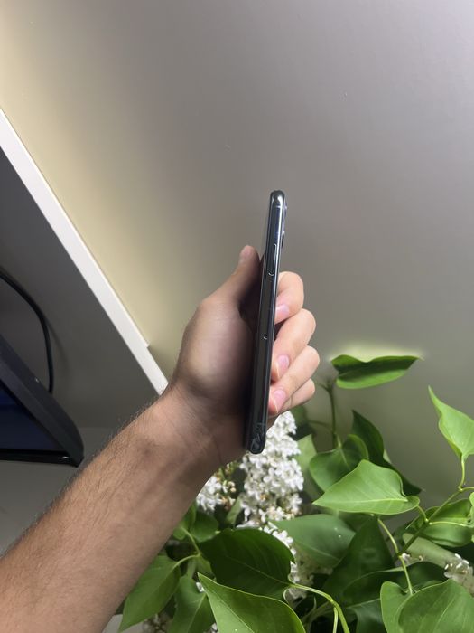 Продам IPhone 11 pro