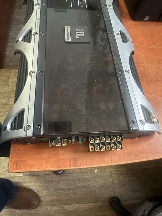 JBL усилвател за кола GTO 755.6