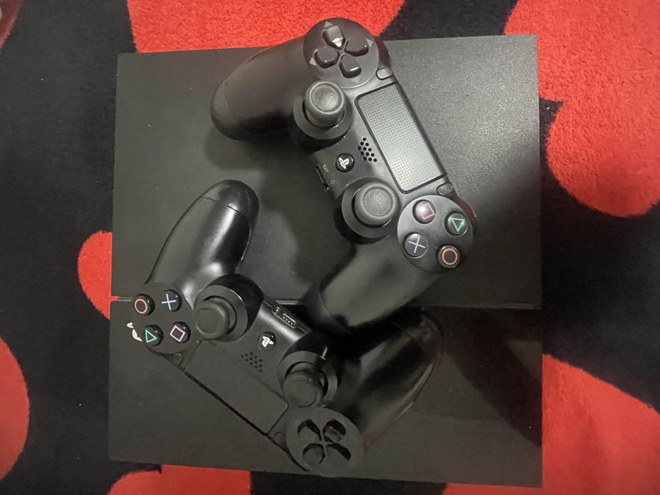 Vand ps 4  pret 600 lei negociabil
