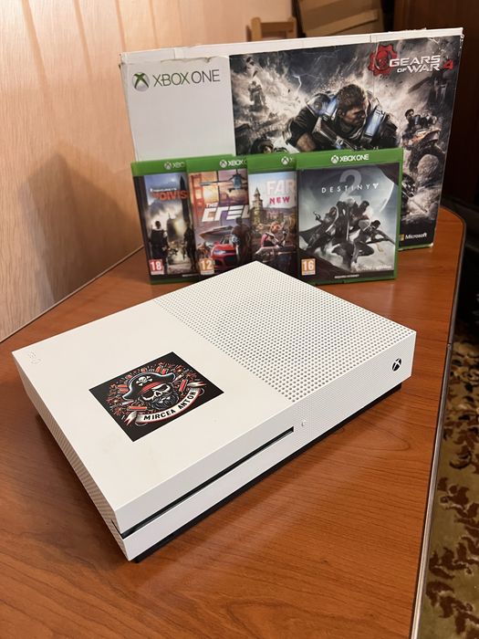Xbox One s 1Tb memorie