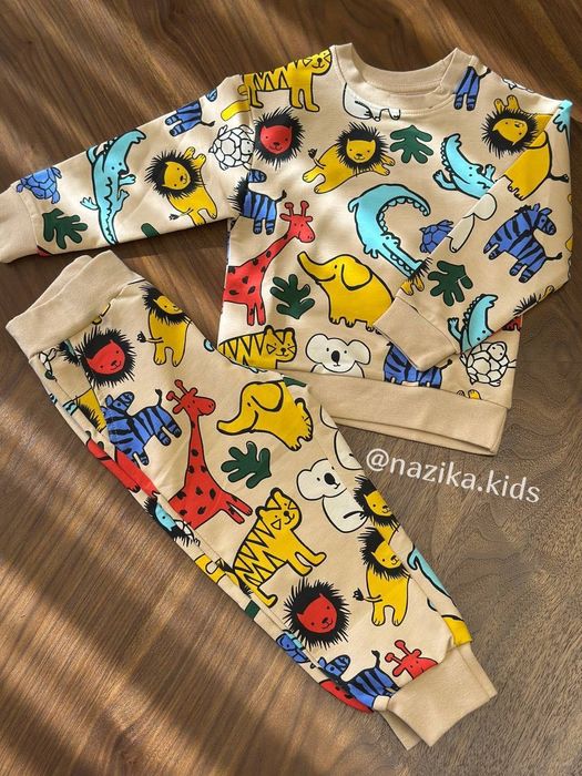 Костюмчик на весну мальчик