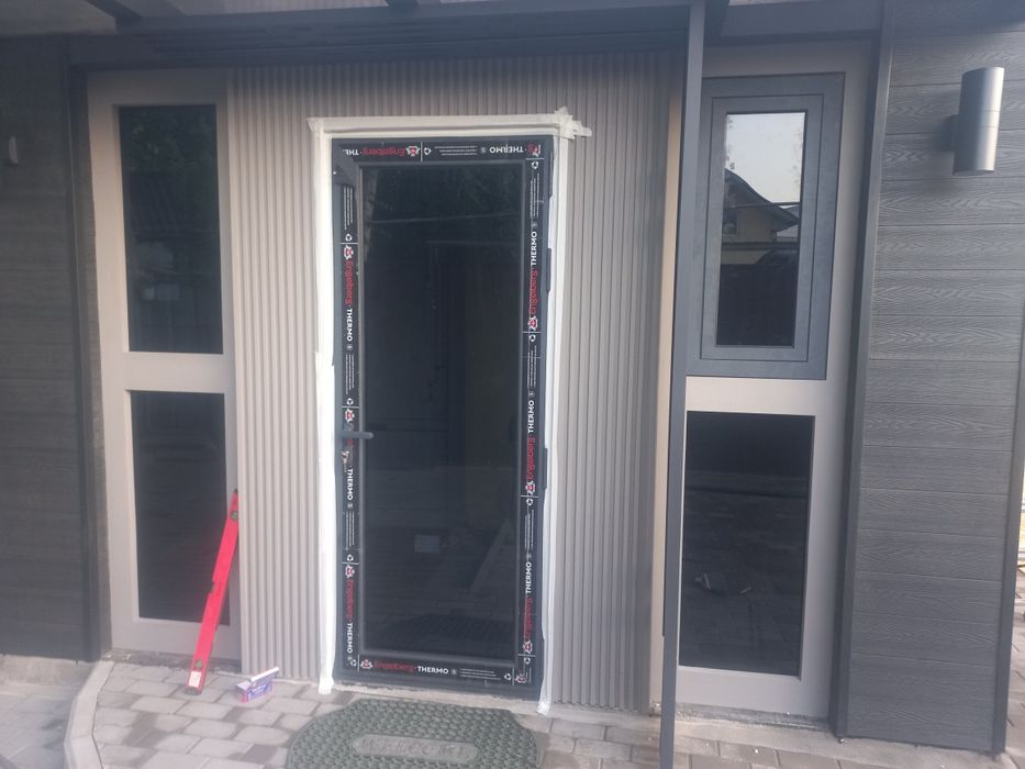 Пластиковых окна и двери