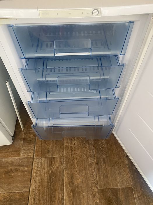 Продам морозильник