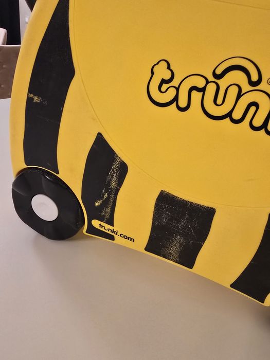 Детски куфар за дърпане Trunki