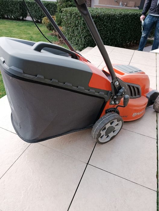 Husqvarna Електрическа 1.8кw 41 см.