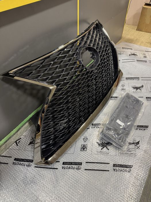 Решетка Lexus RX