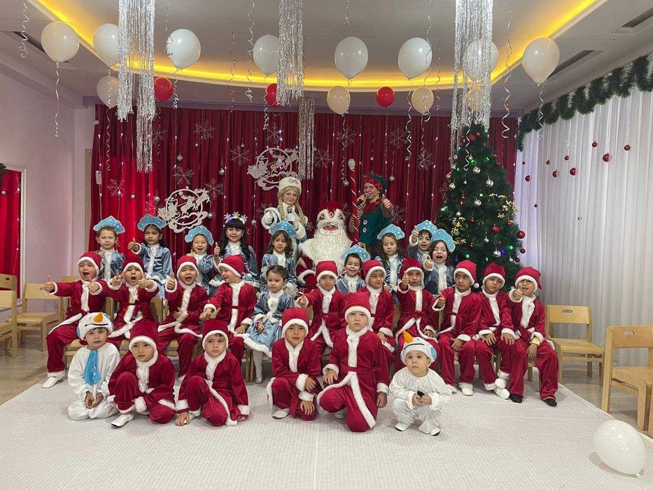 Дед мороз и Снегурочка на новый год