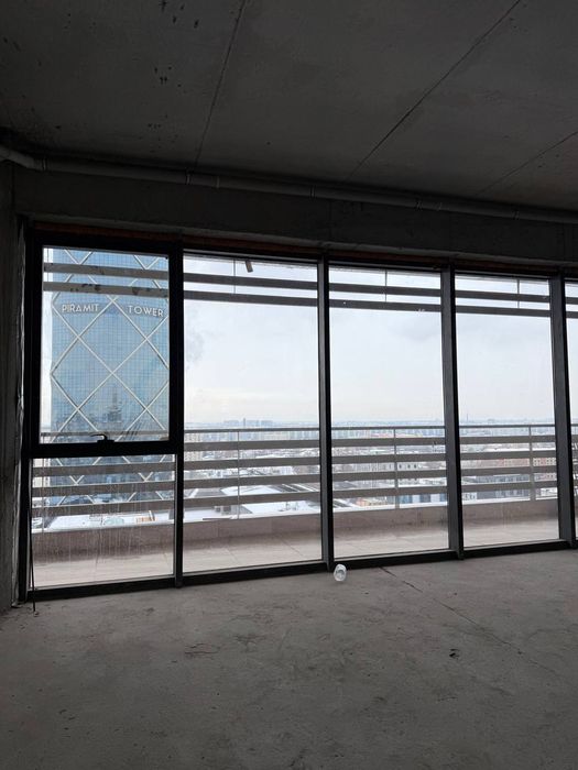 Сдаётся помещение под офис или ресторан в бизнес центре Zarafshon City