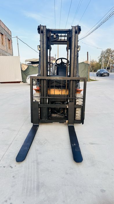 Вилочный погрузчик кара автокара