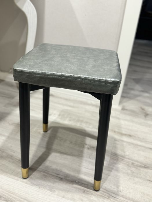 Продам табуретки