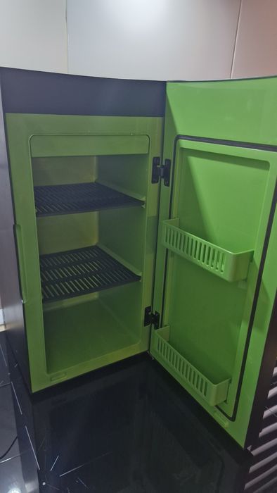Mini frigider Xbox Series X – 10L – Functional