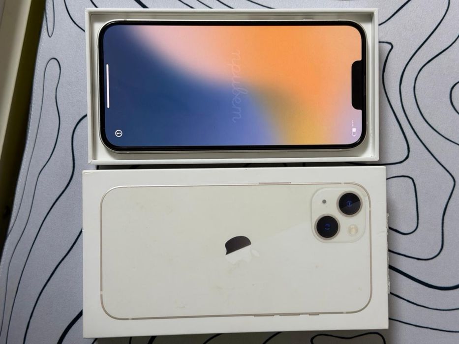 Продам Айфон 13