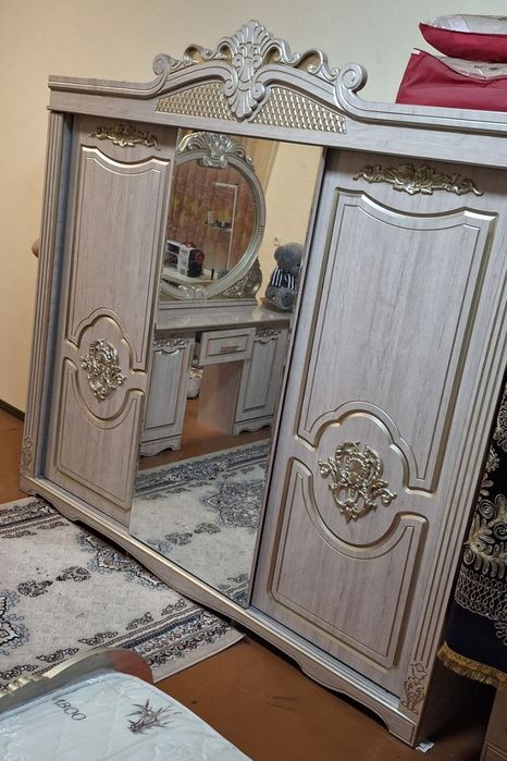 Спальный комплект сотилади,