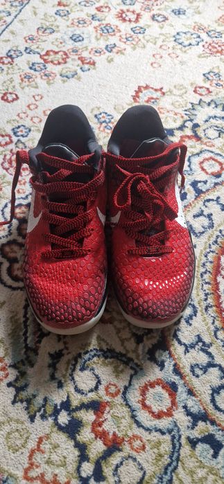 Продам кроссовки