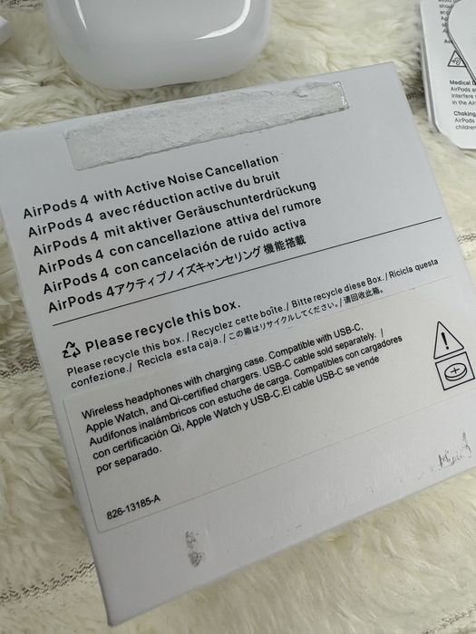 Casti apple airpods 4 ( ANC ) - Noi