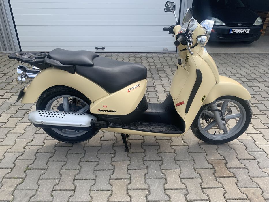 Scuter Aprilia Scarabeo 150 Cm3 Impecabil 5600 km!!! Inmatr.Politie