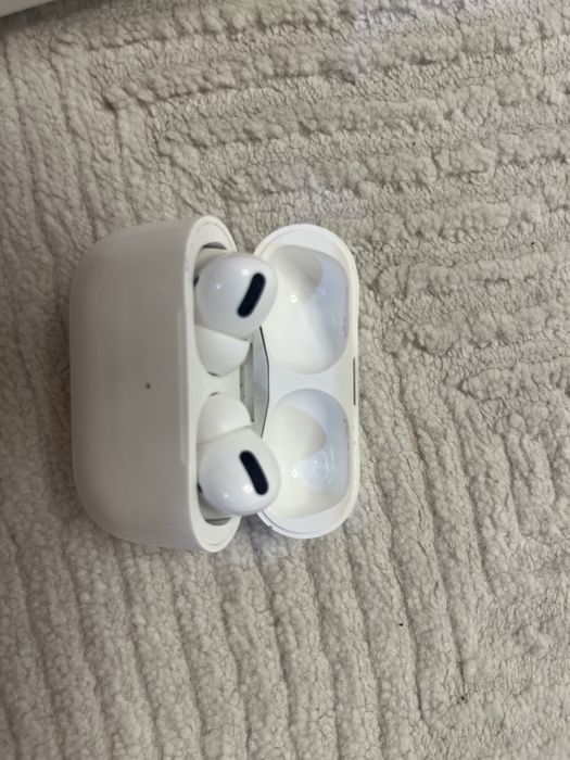Продаю airpods pro