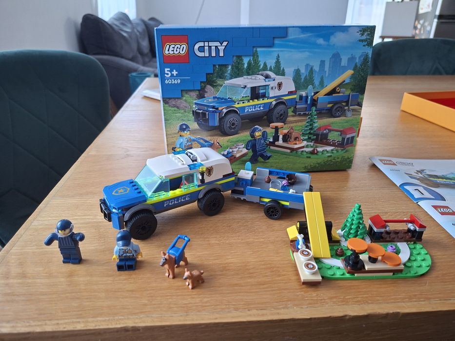 LEGO City Мобилна школа за полицейски кучета