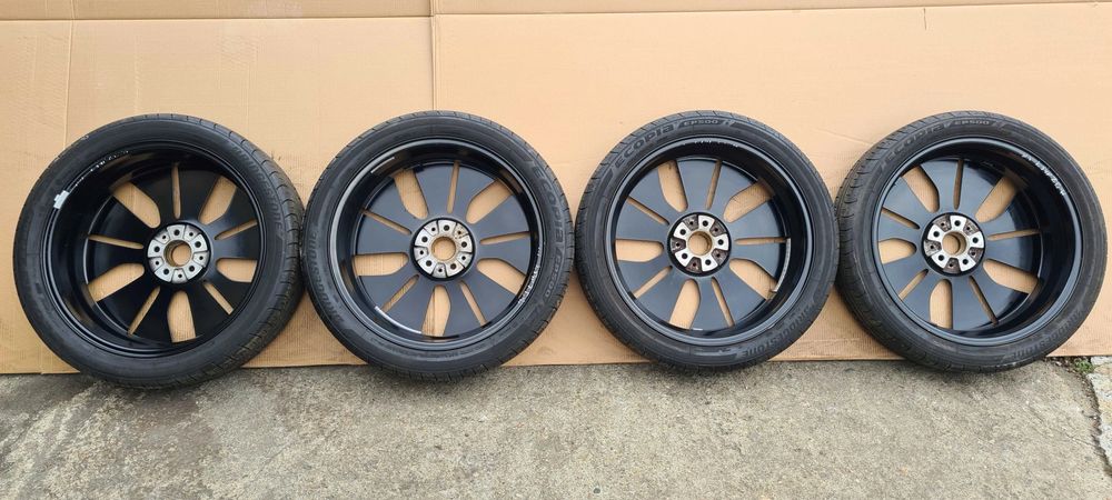 Летни гуми с джанти задни 175/55/20”  предни 155/60/20” за BMW i3