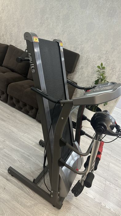 Продам беговую дорожку