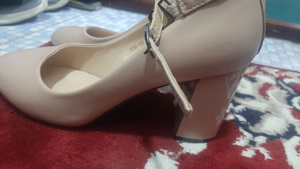 narx 60 ming ,Razmer 39,Rang rozviy