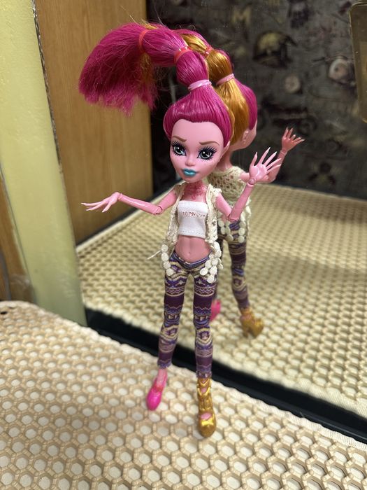 Продам куклу монстр хай!