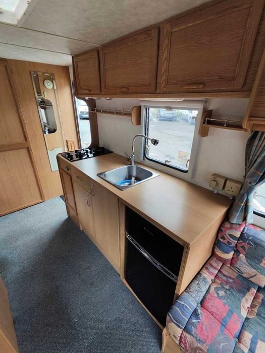 Avondale Dart 2000,много добро състояние,мотор с дистанционно