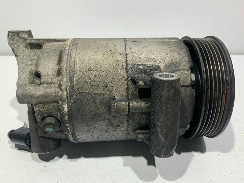 Compresor clima Skoda Fabia 3 1.6 tdi CLHA 5Q0820803B