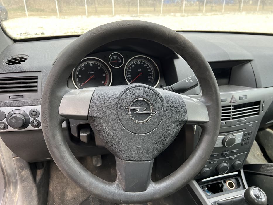 Dezmembrez opel astra.7 diesel 2005 si renault megane 1.5 2011