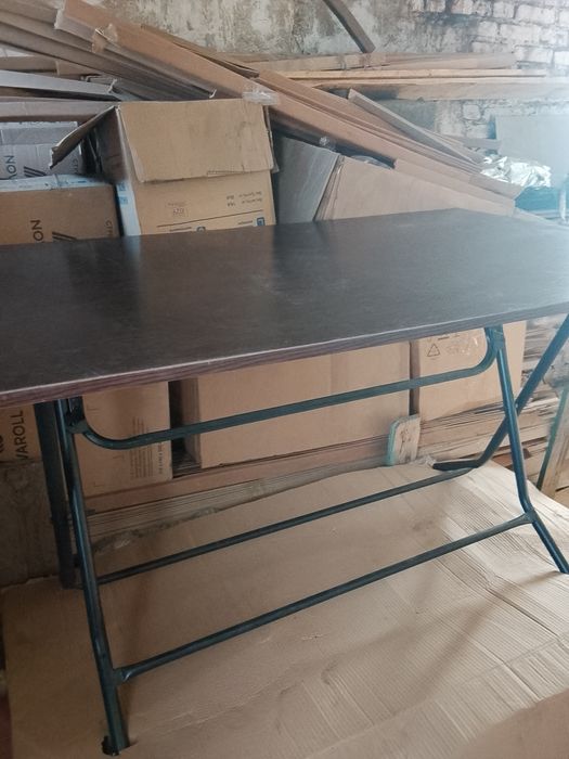 Продам стол складной zeta