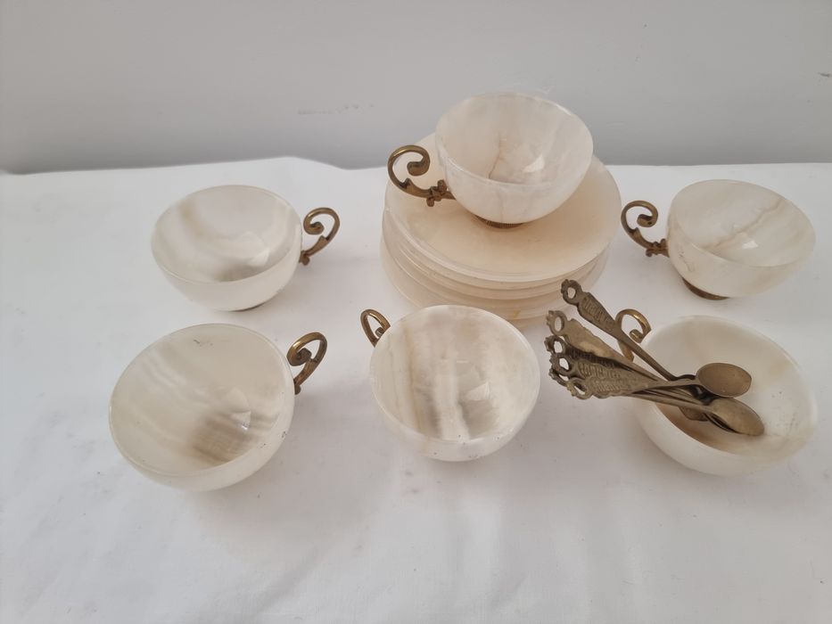 Set șase cești de cafea cu farfurie sculptate in marmura de Cararra