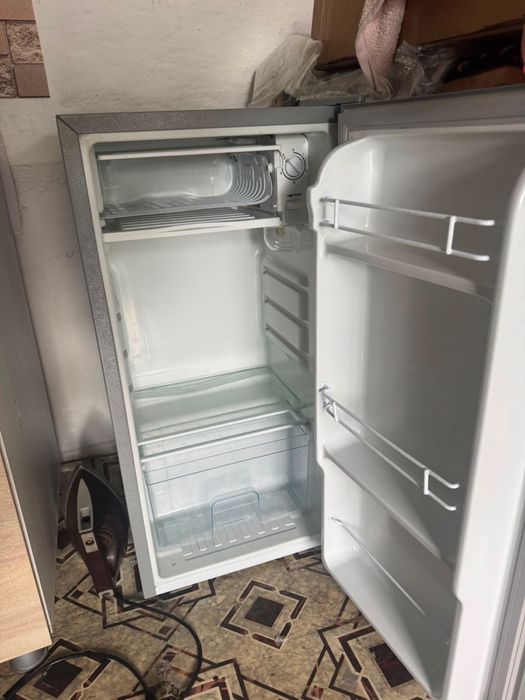 Продам мини холодильник