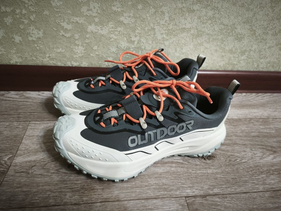 Новые треккинговые кроссовки Xtep Outdoor