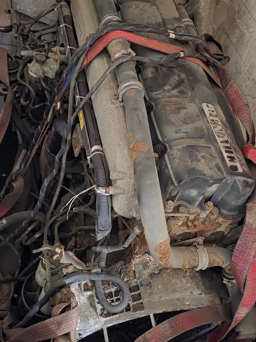 Vând motor Renault 420 cai an 2004