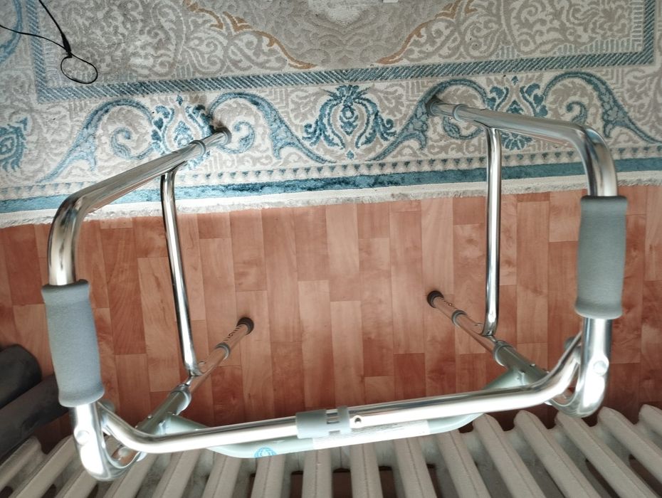 Ходунки и костыли