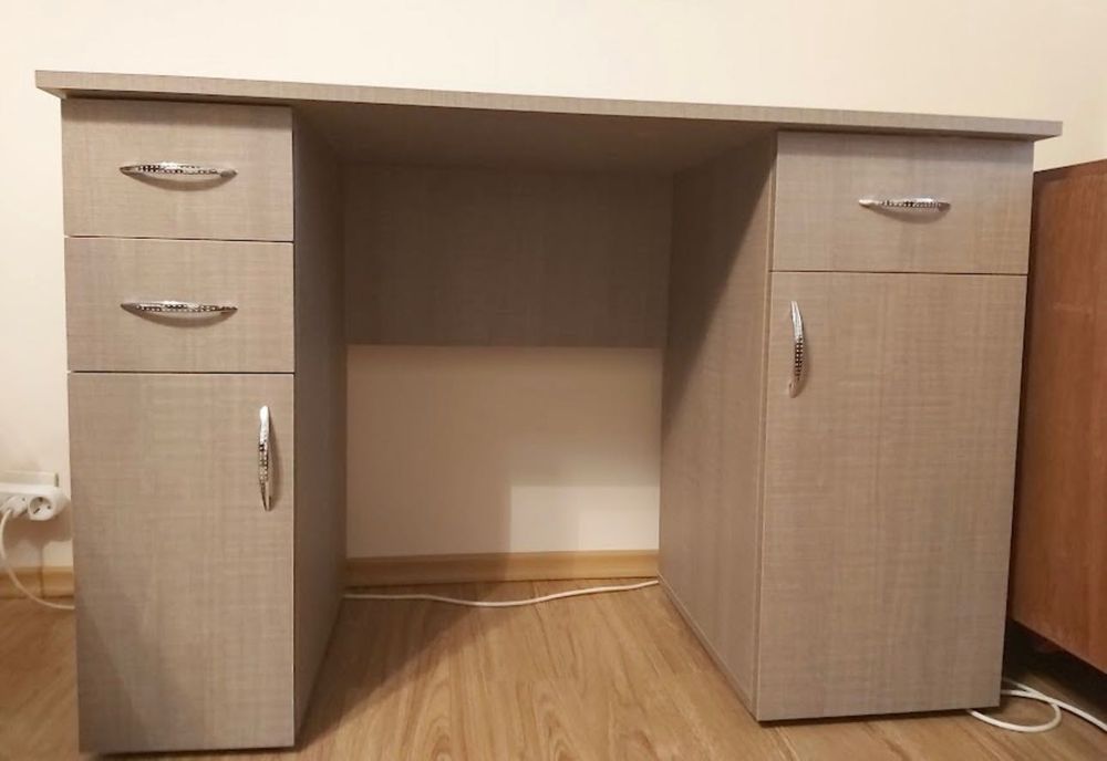 Mobila de birou cu sertare