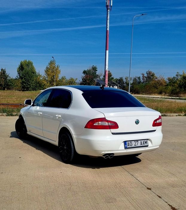 SKODA Superb 2012 — imagine 3