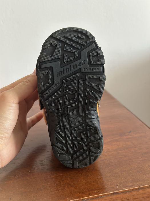 Продам детский обувь 23 р