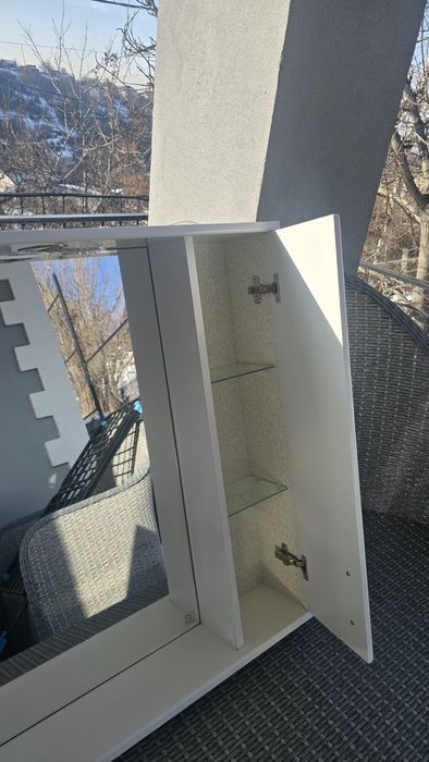 Шкаф для ванной подвесной