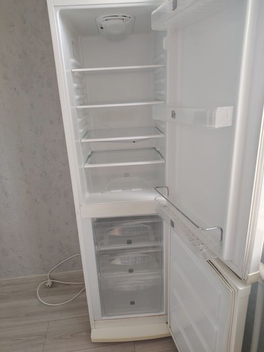 Продам холодильник Samsung