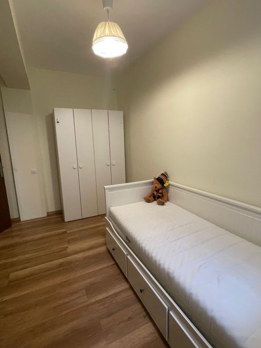 Inchiriez ap. 2 camere si living