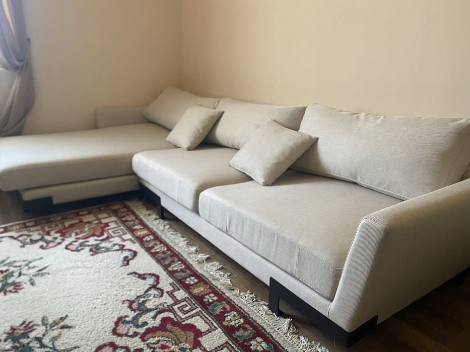 Vand coltar bej sezlong stanga, 3 metri ca nou canapea