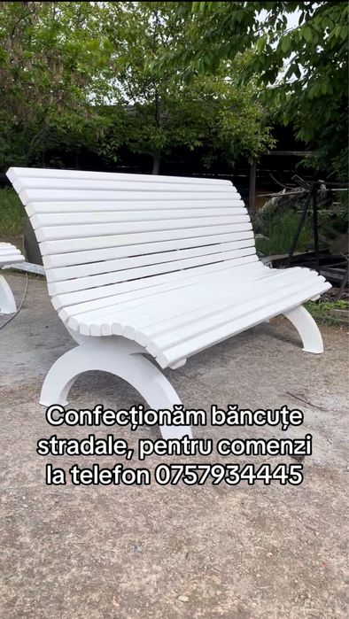 Bancute stradale si cosuri de gunoi