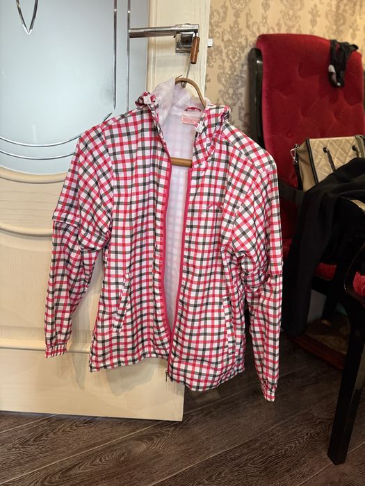 Женская куртка 42 р