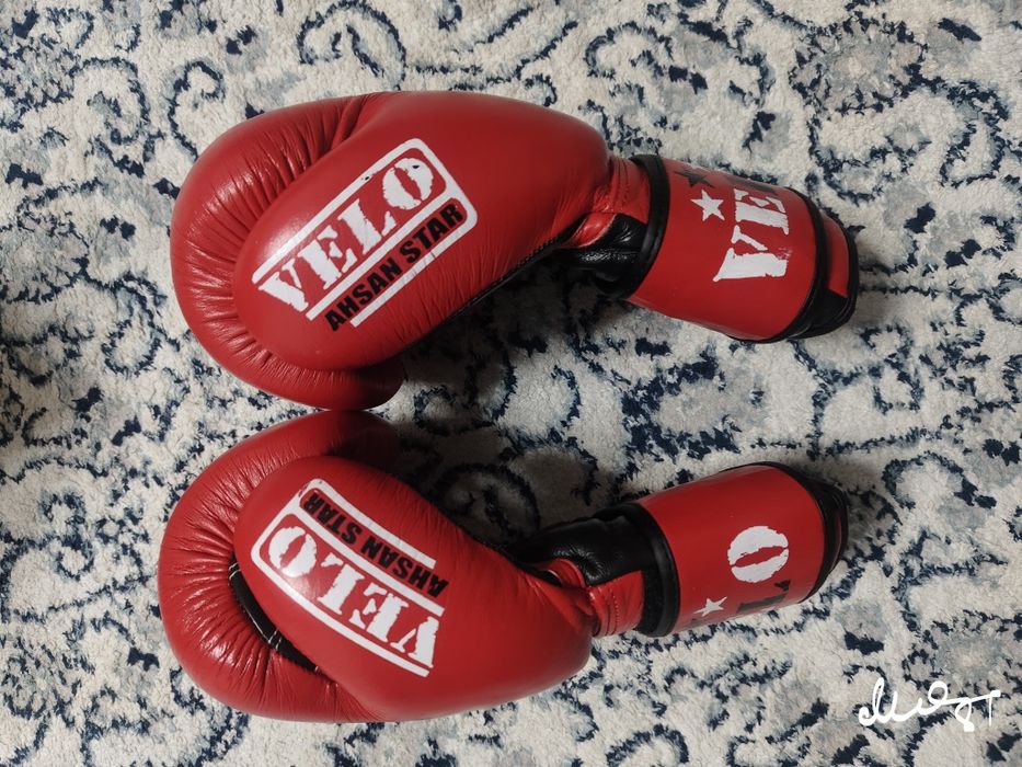 Боксерские перчатки Velo