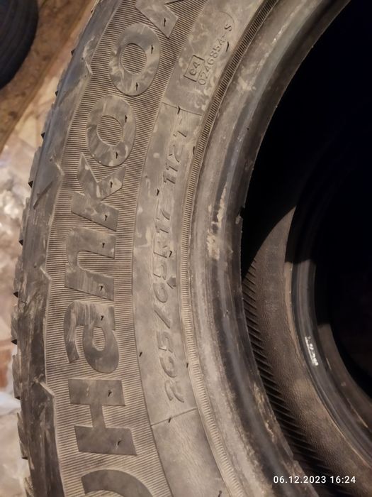 Продам шины  4 балона зима